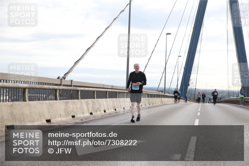 03.10.2024 - Köhlbrandbrückenlauf Jannik Wohlers http://msf.ph/oto/7308222 03.10.2024 09:40:18 Position 1 3417 meine-sportfotos.de