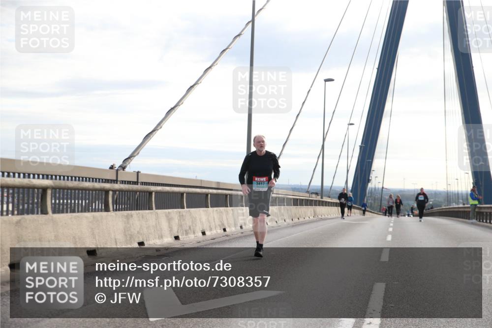 03.10.2024 - Köhlbrandbrückenlauf Jannik Wohlers http://msf.ph/oto/7308357 03.10.2024 09:40:18 Position 1 3417 meine-sportfotos.de