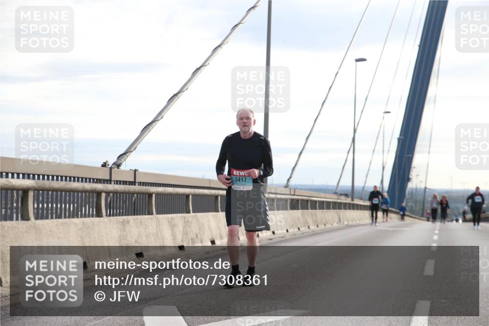 03.10.2024 - Köhlbrandbrückenlauf Jannik Wohlers http://msf.ph/oto/7308361 03.10.2024 09:40:19 Position 1 3417 meine-sportfotos.de