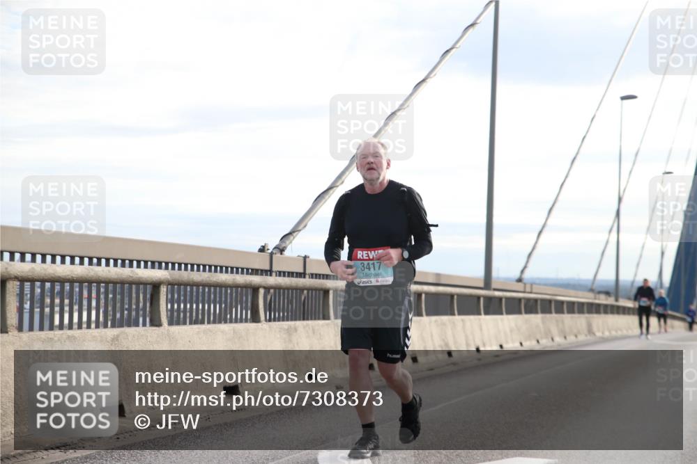 03.10.2024 - Köhlbrandbrückenlauf Jannik Wohlers http://msf.ph/oto/7308373 03.10.2024 09:40:20 Position 1 3417 meine-sportfotos.de