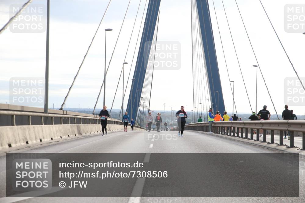 03.10.2024 - Köhlbrandbrückenlauf Jannik Wohlers http://msf.ph/oto/7308506 03.10.2024 09:40:23 Position 1  meine-sportfotos.de