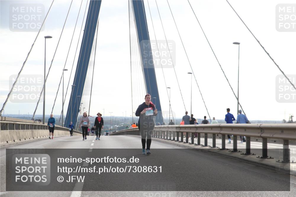 03.10.2024 - Köhlbrandbrückenlauf Jannik Wohlers http://msf.ph/oto/7308631 03.10.2024 09:40:31 Position 1 1401 meine-sportfotos.de