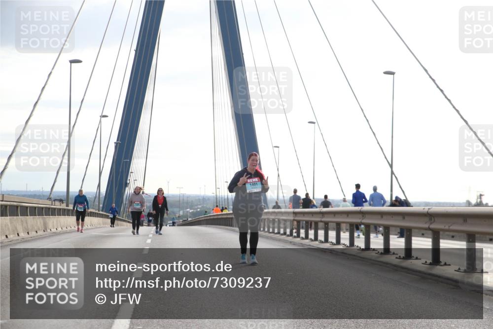 03.10.2024 - Köhlbrandbrückenlauf Jannik Wohlers http://msf.ph/oto/7309237 03.10.2024 09:40:32 Position 1 1401 meine-sportfotos.de
