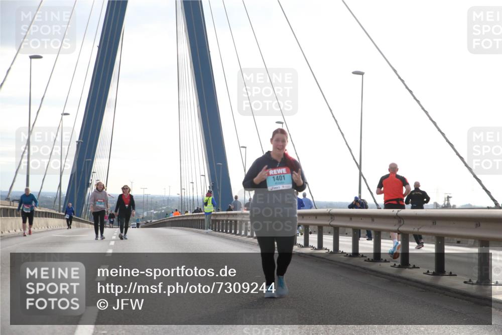 03.10.2024 - Köhlbrandbrückenlauf Jannik Wohlers http://msf.ph/oto/7309244 03.10.2024 09:40:34 Position 1 1401 meine-sportfotos.de
