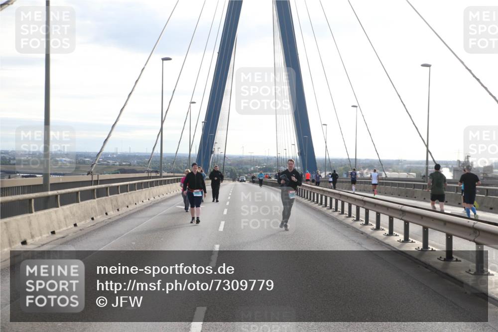 03.10.2024 - Köhlbrandbrückenlauf Jannik Wohlers http://msf.ph/oto/7309779 03.10.2024 09:41:11 Position 1 11 meine-sportfotos.de