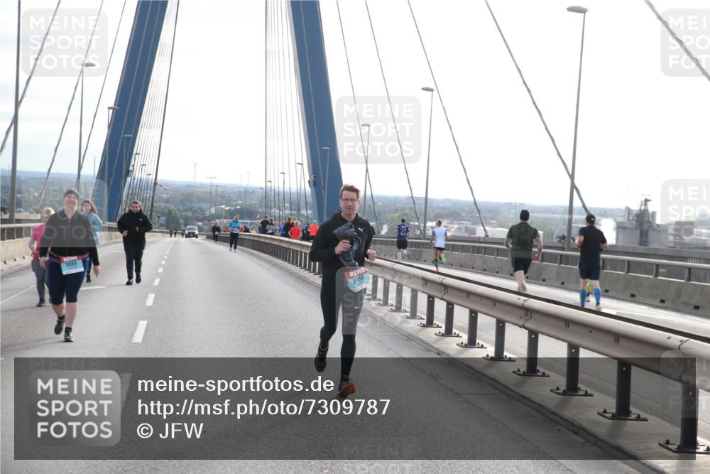 03.10.2024 - Köhlbrandbrückenlauf Jannik Wohlers http://msf.ph/oto/7309787 03.10.2024 09:41:12 Position 1 3566, 3166 meine-sportfotos.de