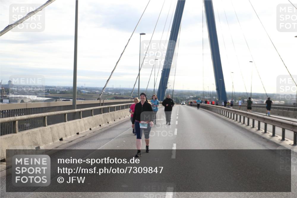 03.10.2024 - Köhlbrandbrückenlauf Jannik Wohlers http://msf.ph/oto/7309847 03.10.2024 09:41:15 Position 1  meine-sportfotos.de