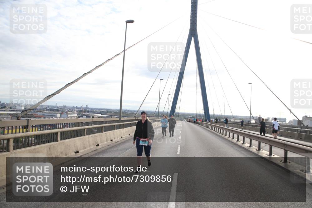 03.10.2024 - Köhlbrandbrückenlauf Jannik Wohlers http://msf.ph/oto/7309856 03.10.2024 09:41:17 Position 1 3566 meine-sportfotos.de