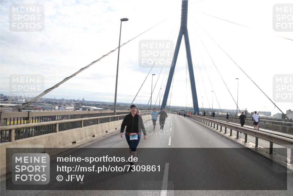 03.10.2024 - Köhlbrandbrückenlauf Jannik Wohlers http://msf.ph/oto/7309861 03.10.2024 09:41:18 Position 1 3566 meine-sportfotos.de