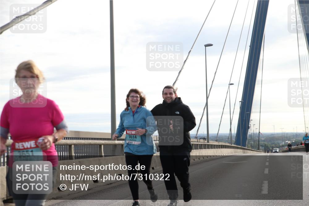 03.10.2024 - Köhlbrandbrückenlauf Jannik Wohlers http://msf.ph/oto/7310322 03.10.2024 09:41:22 Position 1 3651, 3514 meine-sportfotos.de