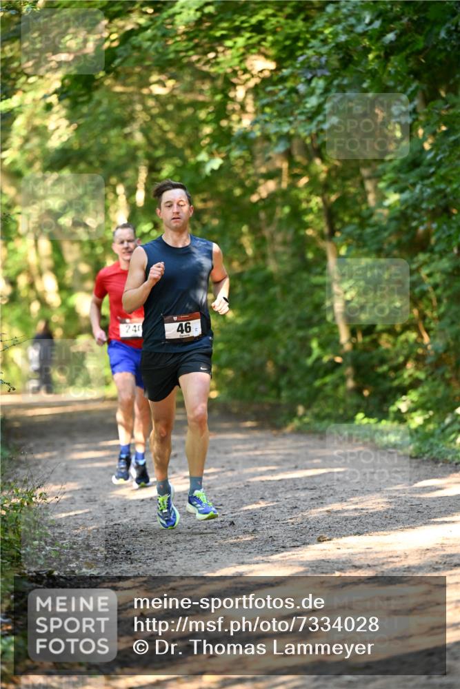 06.10.2024 - Bramfelder Halbmarathon 2024 Dr. Thomas Lammeyer http://msf.ph/oto/7334028 06.10.2024 09:48:04 Laufen 240, 46 meine-sportfotos.de