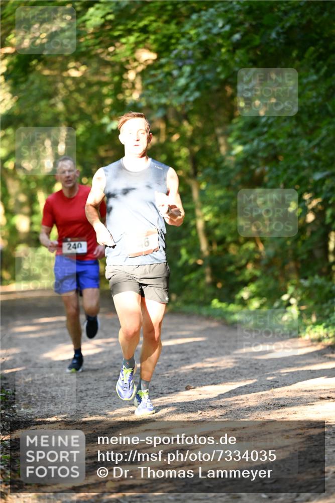 06.10.2024 - Bramfelder Halbmarathon 2024 Dr. Thomas Lammeyer http://msf.ph/oto/7334035 06.10.2024 09:48:05 Laufen 240 meine-sportfotos.de