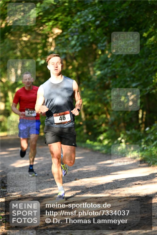 06.10.2024 - Bramfelder Halbmarathon 2024 Dr. Thomas Lammeyer http://msf.ph/oto/7334037 06.10.2024 09:48:05 Laufen 240, 46 meine-sportfotos.de