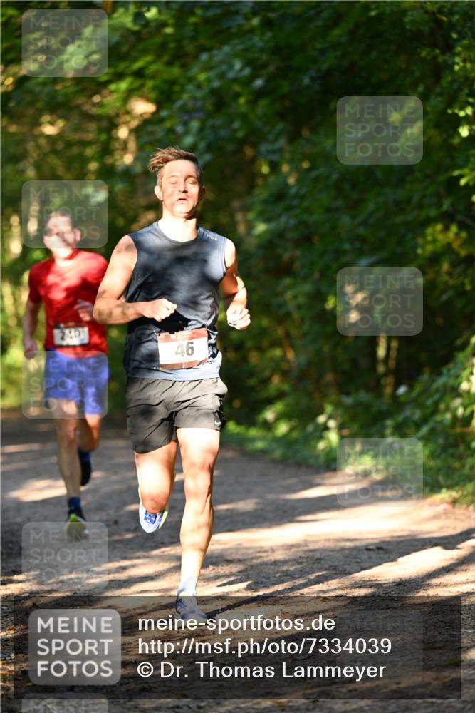 06.10.2024 - Bramfelder Halbmarathon 2024 Dr. Thomas Lammeyer http://msf.ph/oto/7334039 06.10.2024 09:48:05 Laufen 240, 46 meine-sportfotos.de