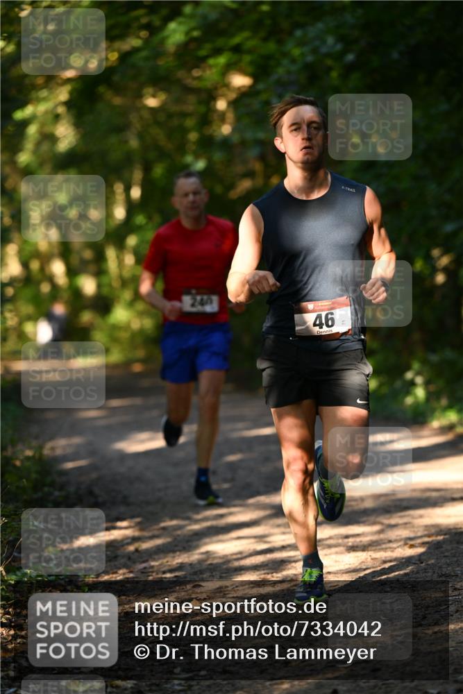 06.10.2024 - Bramfelder Halbmarathon 2024 Dr. Thomas Lammeyer http://msf.ph/oto/7334042 06.10.2024 09:48:06 Laufen 240, 46, 1 meine-sportfotos.de