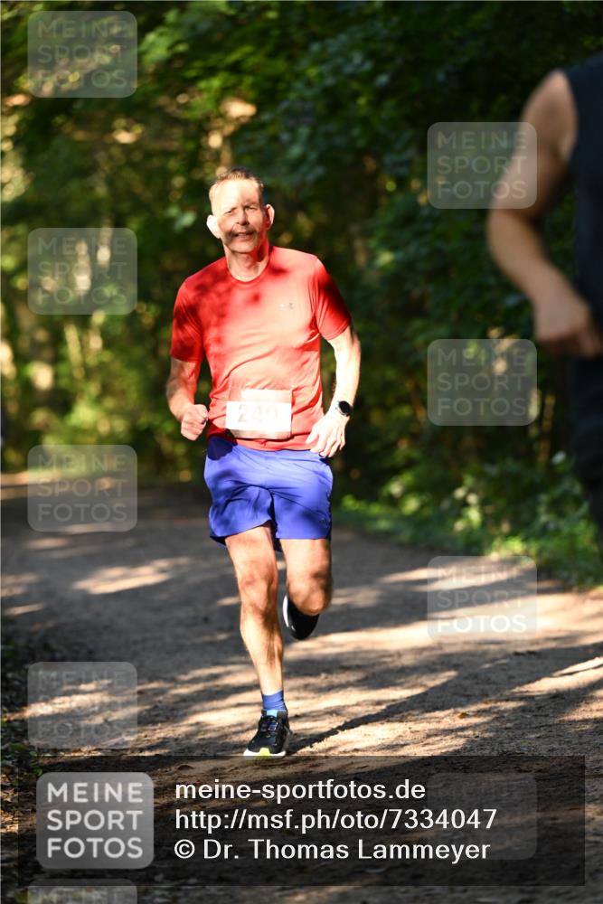 06.10.2024 - Bramfelder Halbmarathon 2024 Dr. Thomas Lammeyer http://msf.ph/oto/7334047 06.10.2024 09:48:07 Laufen 240 meine-sportfotos.de