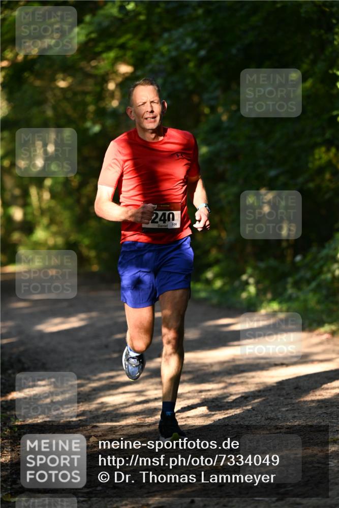 06.10.2024 - Bramfelder Halbmarathon 2024 Dr. Thomas Lammeyer http://msf.ph/oto/7334049 06.10.2024 09:48:07 Laufen 240, 106 meine-sportfotos.de
