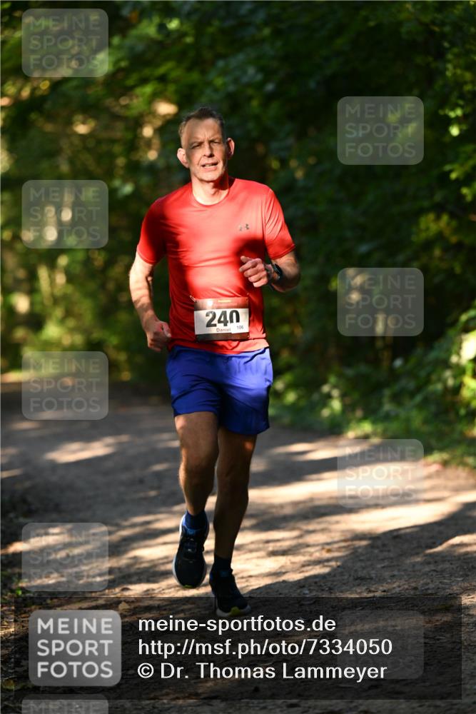 06.10.2024 - Bramfelder Halbmarathon 2024 Dr. Thomas Lammeyer http://msf.ph/oto/7334050 06.10.2024 09:48:07 Laufen 240, 106 meine-sportfotos.de
