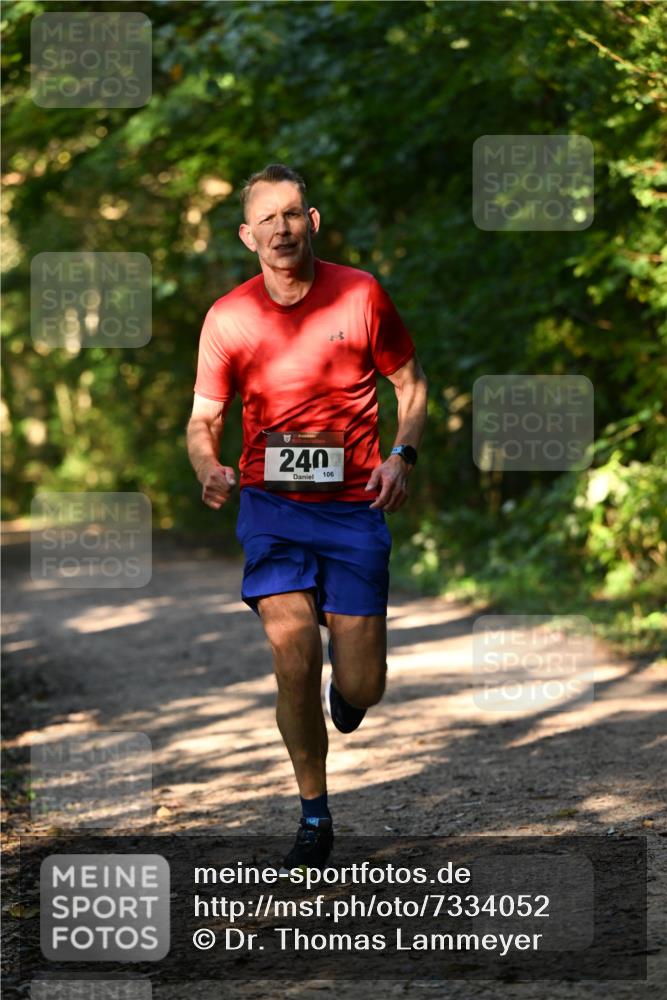 06.10.2024 - Bramfelder Halbmarathon 2024 Dr. Thomas Lammeyer http://msf.ph/oto/7334052 06.10.2024 09:48:07 Laufen 240, 106 meine-sportfotos.de