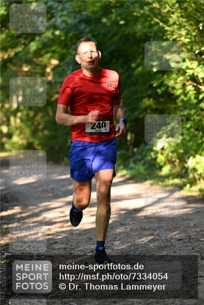 06.10.2024 - Bramfelder Halbmarathon 2024 Dr. Thomas Lammeyer http://msf.ph/oto/7334054 06.10.2024 09:48:08 Laufen 240, 106 meine-sportfotos.de