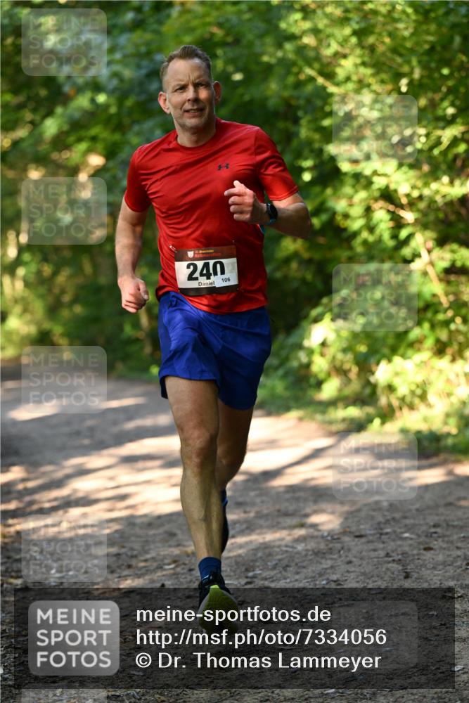 06.10.2024 - Bramfelder Halbmarathon 2024 Dr. Thomas Lammeyer http://msf.ph/oto/7334056 06.10.2024 09:48:08 Laufen 33, 240, 106 meine-sportfotos.de