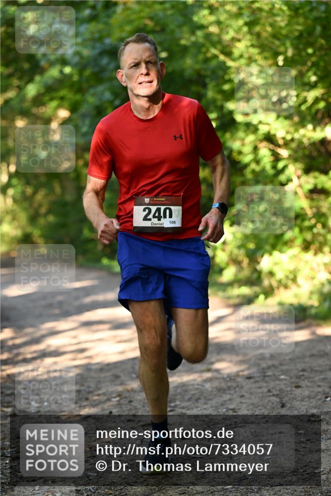 06.10.2024 - Bramfelder Halbmarathon 2024 Dr. Thomas Lammeyer http://msf.ph/oto/7334057 06.10.2024 09:48:08 Laufen 33, 240, 106 meine-sportfotos.de