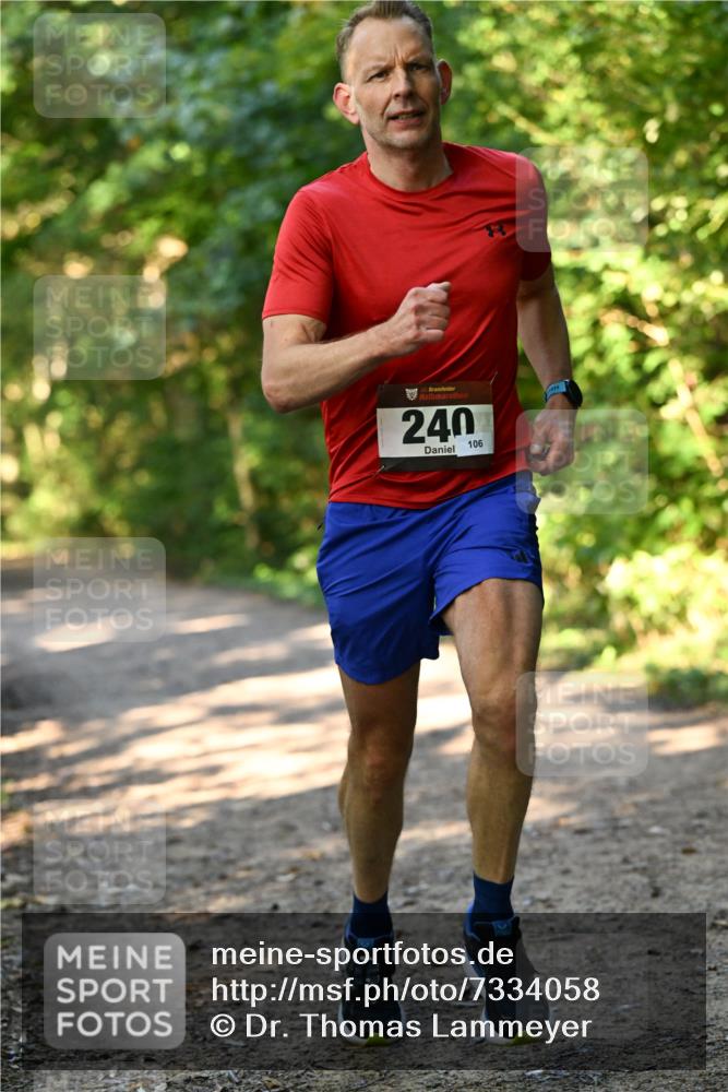 06.10.2024 - Bramfelder Halbmarathon 2024 Dr. Thomas Lammeyer http://msf.ph/oto/7334058 06.10.2024 09:48:08 Laufen 33, 240, 106 meine-sportfotos.de