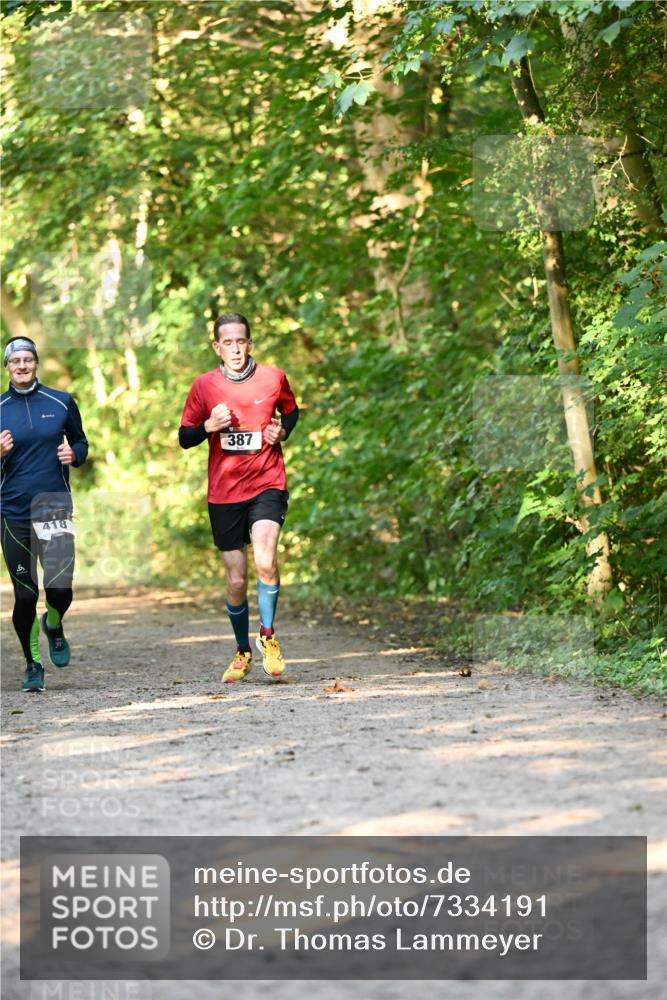 06.10.2024 - Bramfelder Halbmarathon 2024 Dr. Thomas Lammeyer http://msf.ph/oto/7334191 06.10.2024 09:49:23 Laufen 418, 387 meine-sportfotos.de