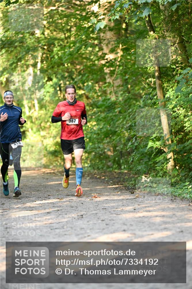06.10.2024 - Bramfelder Halbmarathon 2024 Dr. Thomas Lammeyer http://msf.ph/oto/7334192 06.10.2024 09:49:24 Laufen 387, 418 meine-sportfotos.de