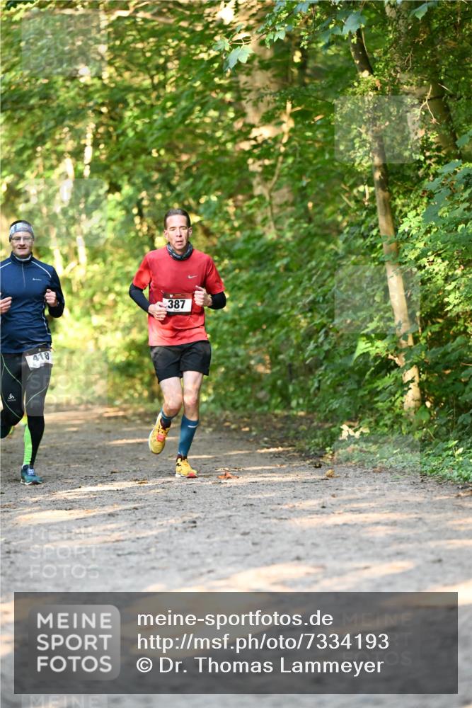 06.10.2024 - Bramfelder Halbmarathon 2024 Dr. Thomas Lammeyer http://msf.ph/oto/7334193 06.10.2024 09:49:24 Laufen 418, 387 meine-sportfotos.de