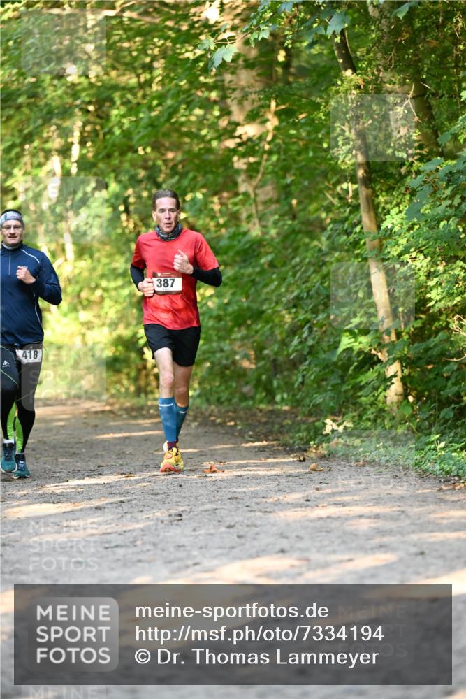 06.10.2024 - Bramfelder Halbmarathon 2024 Dr. Thomas Lammeyer http://msf.ph/oto/7334194 06.10.2024 09:49:24 Laufen 418, 387 meine-sportfotos.de