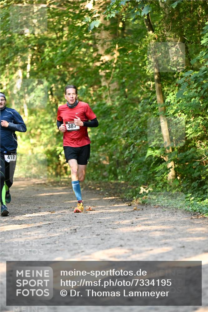 06.10.2024 - Bramfelder Halbmarathon 2024 Dr. Thomas Lammeyer http://msf.ph/oto/7334195 06.10.2024 09:49:24 Laufen 418, 387 meine-sportfotos.de