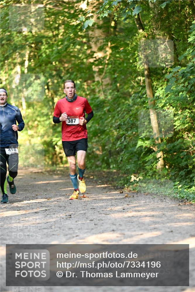 06.10.2024 - Bramfelder Halbmarathon 2024 Dr. Thomas Lammeyer http://msf.ph/oto/7334196 06.10.2024 09:49:24 Laufen 418, 387 meine-sportfotos.de
