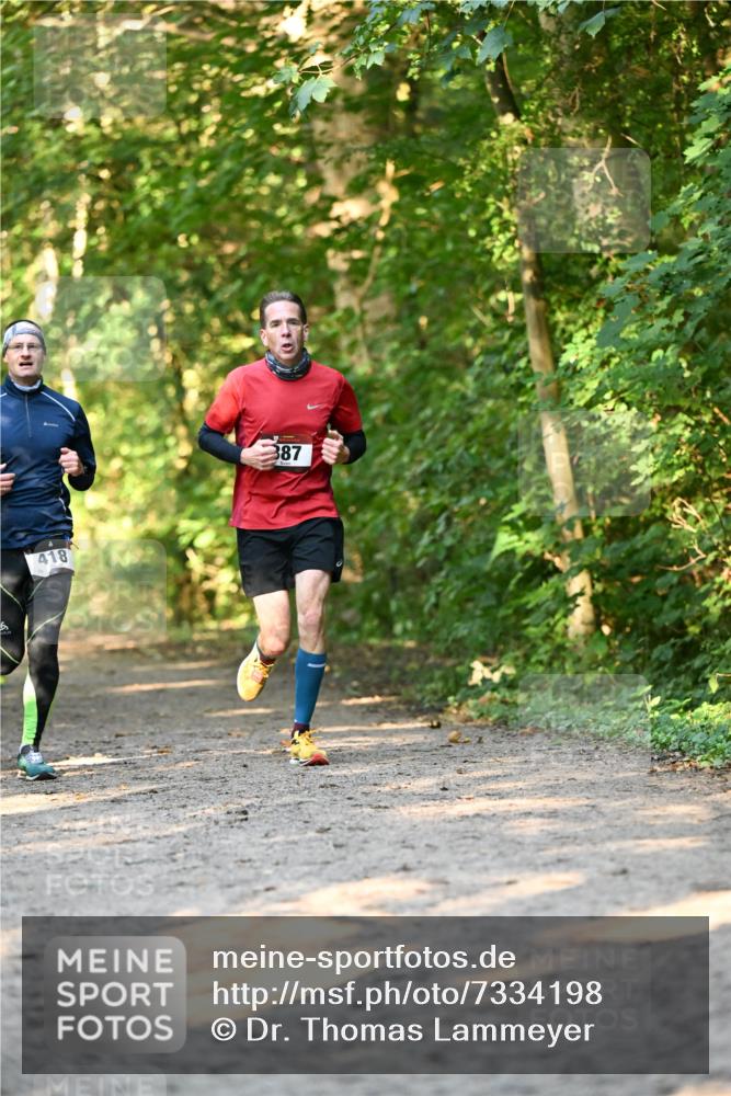 06.10.2024 - Bramfelder Halbmarathon 2024 Dr. Thomas Lammeyer http://msf.ph/oto/7334198 06.10.2024 09:49:24 Laufen 418, 3887 meine-sportfotos.de