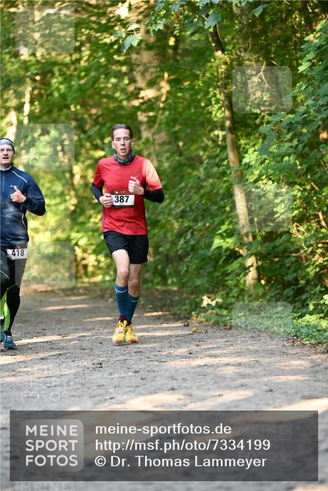 06.10.2024 - Bramfelder Halbmarathon 2024 Dr. Thomas Lammeyer http://msf.ph/oto/7334199 06.10.2024 09:49:24 Laufen 418, 387 meine-sportfotos.de