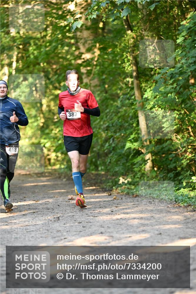 06.10.2024 - Bramfelder Halbmarathon 2024 Dr. Thomas Lammeyer http://msf.ph/oto/7334200 06.10.2024 09:49:25 Laufen 418, 387 meine-sportfotos.de
