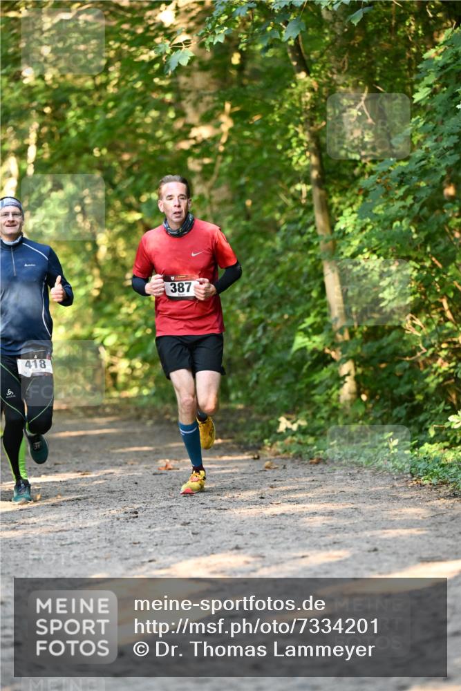 06.10.2024 - Bramfelder Halbmarathon 2024 Dr. Thomas Lammeyer http://msf.ph/oto/7334201 06.10.2024 09:49:25 Laufen 418, 387 meine-sportfotos.de