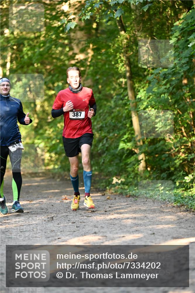 06.10.2024 - Bramfelder Halbmarathon 2024 Dr. Thomas Lammeyer http://msf.ph/oto/7334202 06.10.2024 09:49:25 Laufen 387 meine-sportfotos.de
