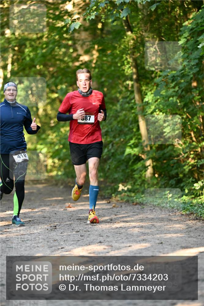 06.10.2024 - Bramfelder Halbmarathon 2024 Dr. Thomas Lammeyer http://msf.ph/oto/7334203 06.10.2024 09:49:25 Laufen 418, 387 meine-sportfotos.de