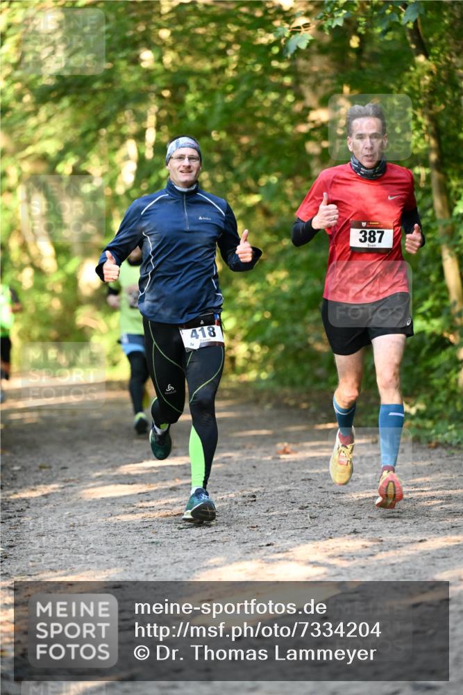 06.10.2024 - Bramfelder Halbmarathon 2024 Dr. Thomas Lammeyer http://msf.ph/oto/7334204 06.10.2024 09:49:26 Laufen 387, 418 meine-sportfotos.de