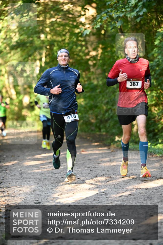 06.10.2024 - Bramfelder Halbmarathon 2024 Dr. Thomas Lammeyer http://msf.ph/oto/7334209 06.10.2024 09:49:26 Laufen 418, 54, 387 meine-sportfotos.de
