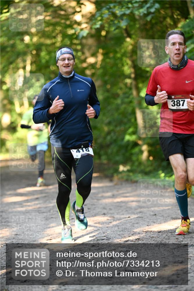 06.10.2024 - Bramfelder Halbmarathon 2024 Dr. Thomas Lammeyer http://msf.ph/oto/7334213 06.10.2024 09:49:27 Laufen 418, 387 meine-sportfotos.de