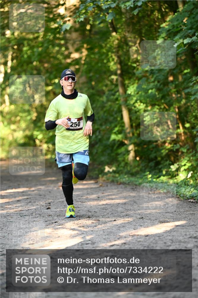 06.10.2024 - Bramfelder Halbmarathon 2024 Dr. Thomas Lammeyer http://msf.ph/oto/7334222 06.10.2024 09:49:29 Laufen 250 meine-sportfotos.de