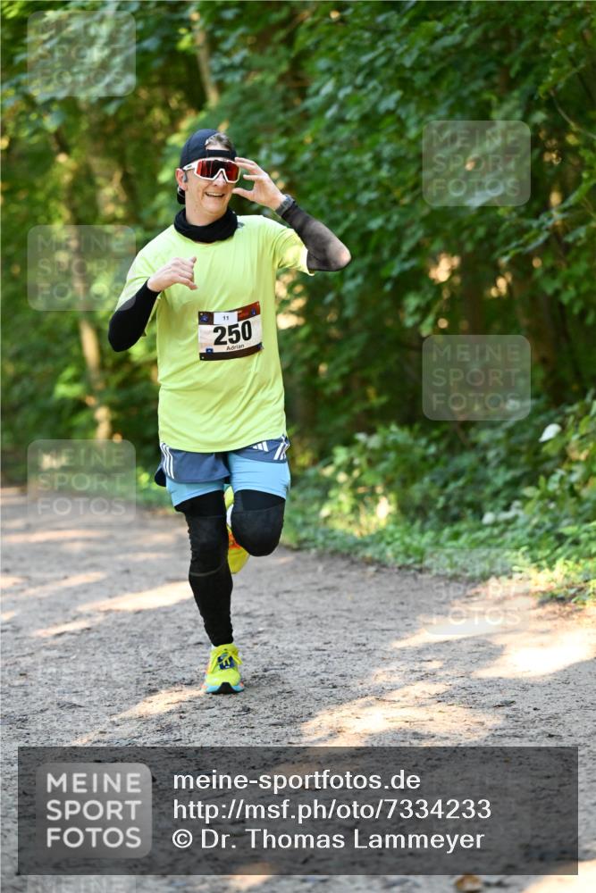 06.10.2024 - Bramfelder Halbmarathon 2024 Dr. Thomas Lammeyer http://msf.ph/oto/7334233 06.10.2024 09:49:30 Laufen 11, 250 meine-sportfotos.de