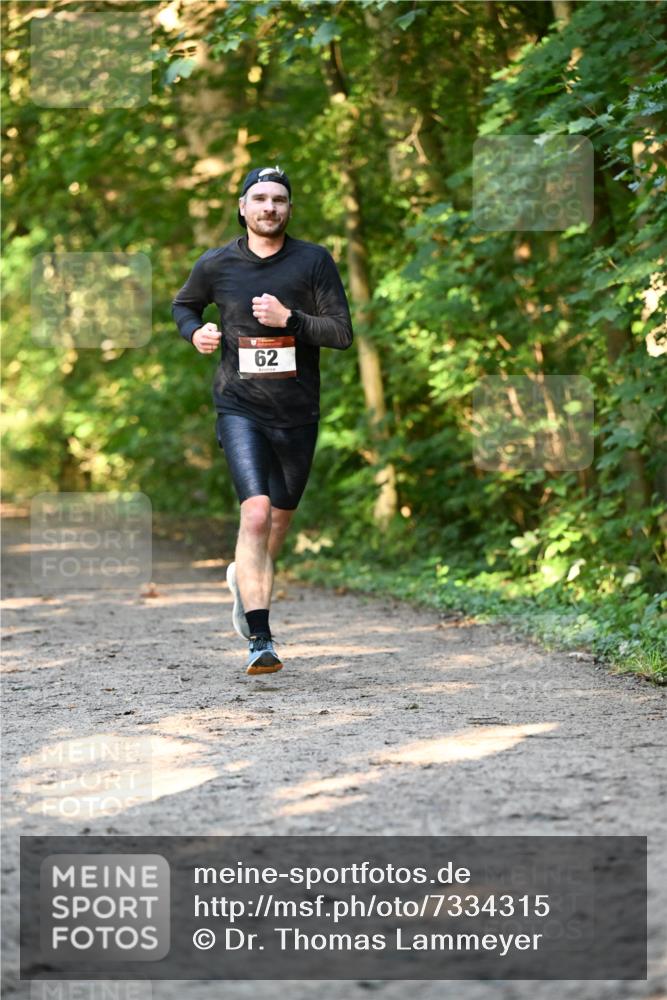 06.10.2024 - Bramfelder Halbmarathon 2024 Dr. Thomas Lammeyer http://msf.ph/oto/7334315 06.10.2024 09:49:48 Laufen 62 meine-sportfotos.de