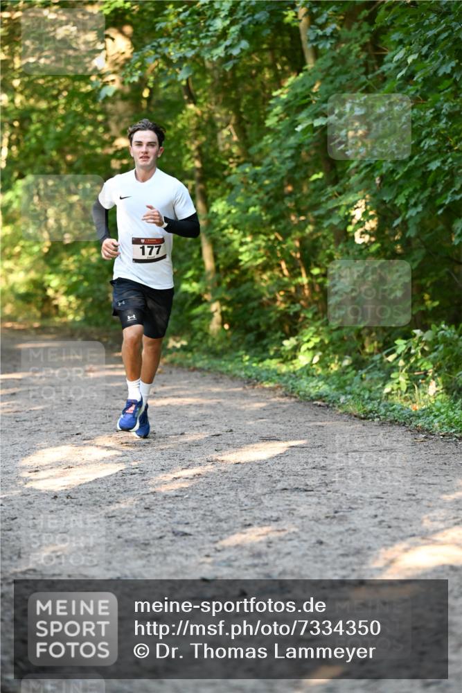 06.10.2024 - Bramfelder Halbmarathon 2024 Dr. Thomas Lammeyer http://msf.ph/oto/7334350 06.10.2024 09:50:03 Laufen 1, 177 meine-sportfotos.de