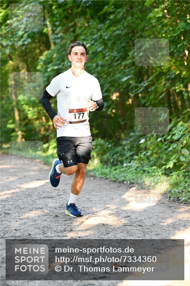 06.10.2024 - Bramfelder Halbmarathon 2024 Dr. Thomas Lammeyer http://msf.ph/oto/7334360 06.10.2024 09:50:04 Laufen  meine-sportfotos.de