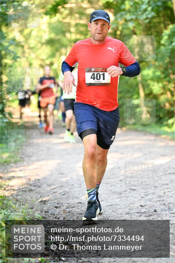 06.10.2024 - Bramfelder Halbmarathon 2024 Dr. Thomas Lammeyer http://msf.ph/oto/7334494 06.10.2024 09:50:46 Laufen 33, 401 meine-sportfotos.de