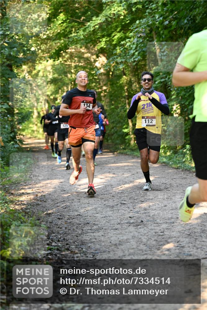 06.10.2024 - Bramfelder Halbmarathon 2024 Dr. Thomas Lammeyer http://msf.ph/oto/7334514 06.10.2024 09:50:50 Laufen 425, 134, 21, 112 meine-sportfotos.de