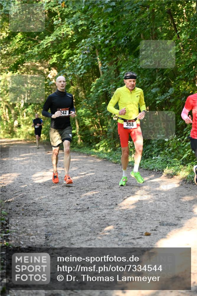 06.10.2024 - Bramfelder Halbmarathon 2024 Dr. Thomas Lammeyer http://msf.ph/oto/7334544 06.10.2024 09:50:56 Laufen 242, 358 meine-sportfotos.de